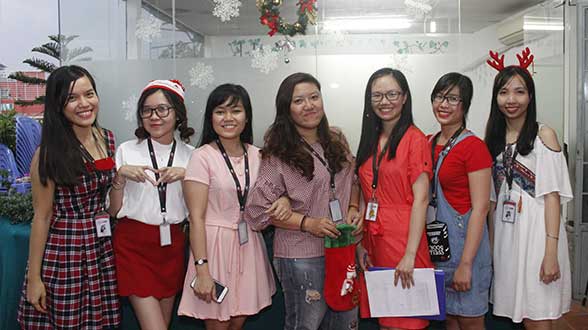 Insight New Detail: S3 Christmas Party and Gift Exchanges 2017 0